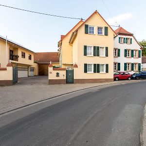 Friesenheim is an Ortsgemeinde Weingut Und Gaestehaus Henrici B&B Exterior photo