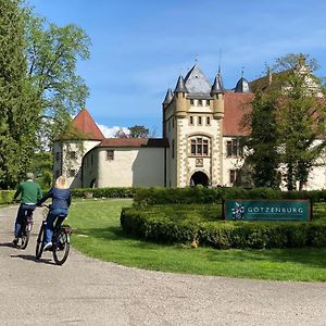 Schlosshotel Goetzenburg 자그슈타우젠 Exterior photo