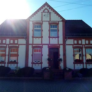 Crinitz Am Lindenplatz B&B Exterior photo