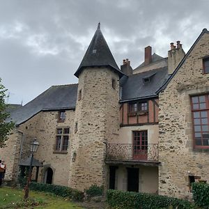 라발 Le Logis Du Vassal B&B Exterior photo