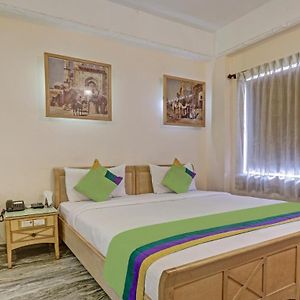 Treebo Komfort Suites, 3 Km From Mysore Palace Exterior photo
