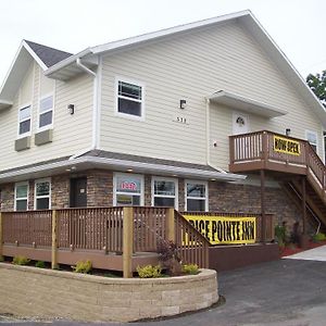 Price Pointe Inn 워키쇼 Exterior photo