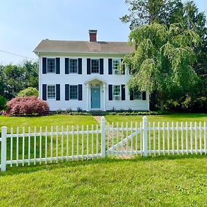 1860'S Colonial House Near Downtown And Beaches! 매디슨 Exterior photo