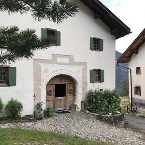 Stugl Buendnerbauernhaus Von 1691 빌라 Exterior photo