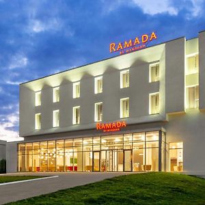 Ramada By Wyndham Targu Jiu 호텔 Exterior photo