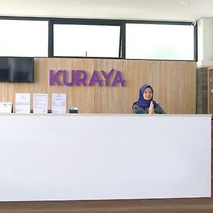 Kuraya Hotel Residence 반다르 람풍 Exterior photo