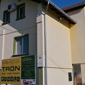 Sobe Tron Palic 호텔 Exterior photo