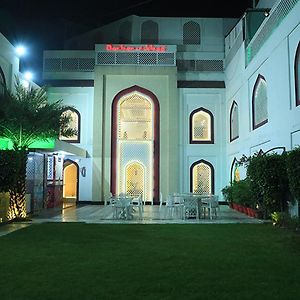 Hotel Darbar-E-Khas A Member Of Crimson Hotels 바레일리 Exterior photo