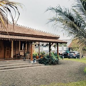 Villa Joglo Cimande 보고르 Exterior photo
