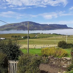 스타핀 Tigh Quiraing- Heather B&B Exterior photo