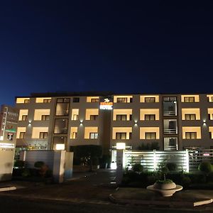 Hotel Briganti 쿠알리아노 Exterior photo