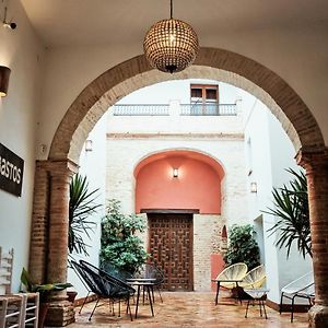 Frenteabastos Suites Cafe Hostal & Apartments 카르모나 Exterior photo