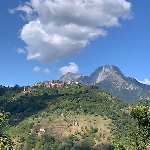 Rifugio La Mesta 호텔 Trassilico Exterior photo