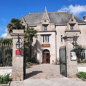 Hotel De La Barbacane 티파우제스 Exterior photo