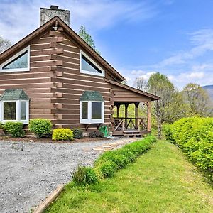True Log Cabin With Game Room, Year-Round Views 웨인즈빌 Exterior photo