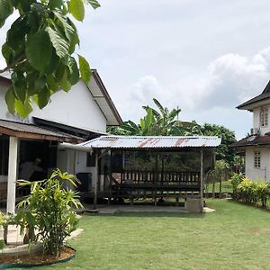 Tokmi Retreat Home With Spacious Garden 쿠알라트렝가누 Exterior photo