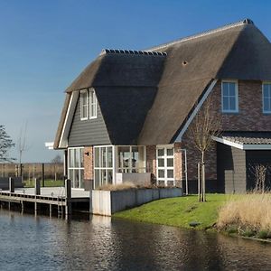 Thatched Villa With A Sauna At Tjeukemeer 델프스트라휘젠 Exterior photo