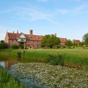 A Luxury Tudor Hall & Gardens Located On Breath-Taking Norfolk Estate 노리치 Exterior photo
