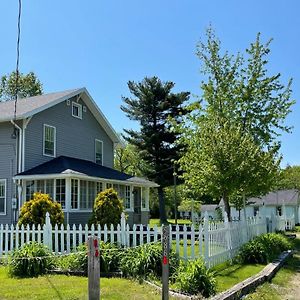 Drop Anchor Cottages And Lake House 제네바-온-더-레이크 Exterior photo