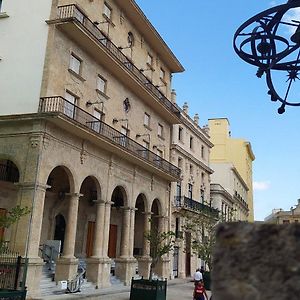 Palacio De Los Corredores 아바나 Exterior photo