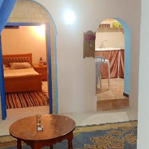2 Bedrooms Apartement With Terrace And Wifi At Tunis 4 Km Away From The Beach Exterior photo