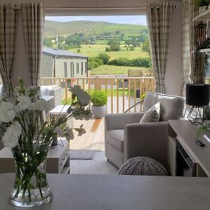 Beautiful 2-Bed Lodge Ribble Valley 클리데로 Exterior photo