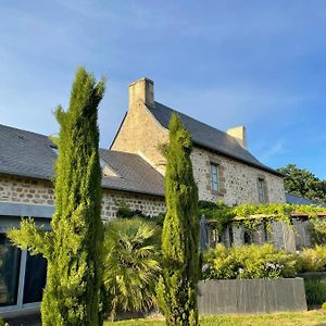 Val-d'Ize Manoir De La Nogrie - Chambre De Charme Avec Acces Privatif - Piscine Chauffee Sur Domaine 5 Etoiles B&B Exterior photo