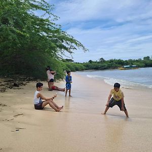 Calatagan'S Bahay Kubo - With Beach Access 호텔 Exterior photo