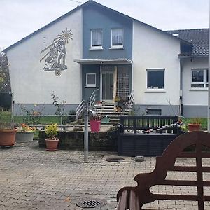 Gau-Weinheim Gastehaus Maurer 아파트 Exterior photo