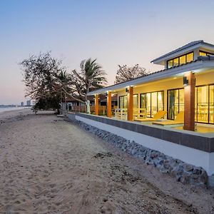 펫차부리 C-Sand Private Beachfront House 빌라 Exterior photo