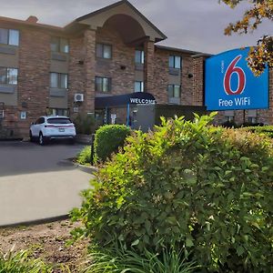 Motel 6-Milwaukee, Wi - 글렌데일 Exterior photo