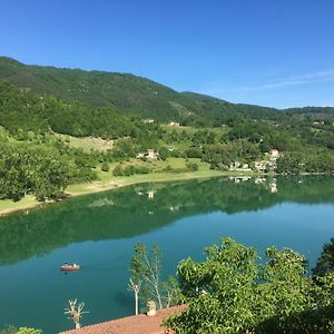 Colle di Tora Casa Sul Lago Nonna Gio' 아파트 Exterior photo