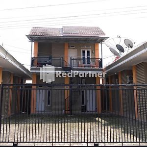 House Of Kiano Syariah Redpartner 호텔 반다르 람풍 Exterior photo