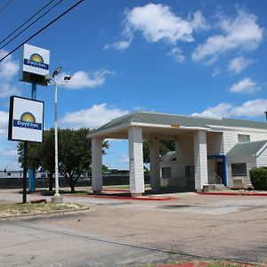 Days Inn By Wyndham Waco University Area Exterior photo