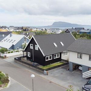 3Br - Townhouse - Free Parking - Torshavn 아파트 Exterior photo
