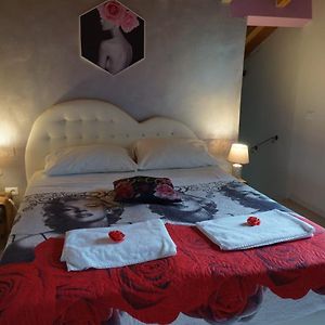 Notte Rosa Suites & Relax 포르노보 디 타로 Exterior photo