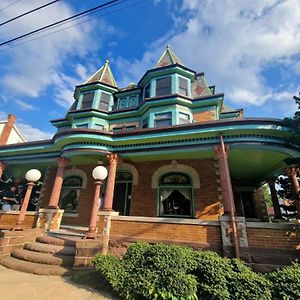 Adamstown Vaast Bed & Breakfast B&B Exterior photo