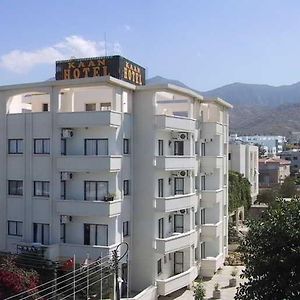 Kaan Hotel & Apartment 키레니아 Exterior photo