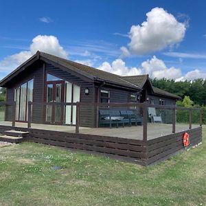 Bethersden Lakeside Cabin Set In The Kentish Countryside 빌라 Exterior photo