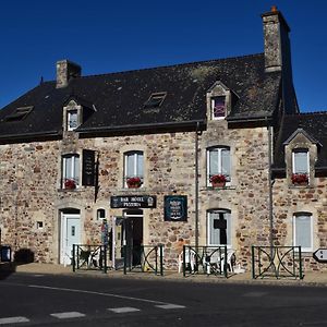 Auberge De La Vallee De La Douve 호텔 L'Etang-Bertrand Exterior photo