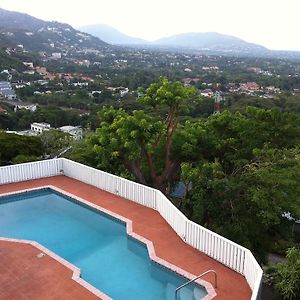 Hill Top Kingston Jamaica B&B Exterior photo