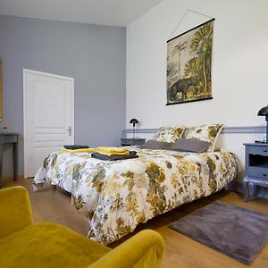 Noaillan Chambre D'Hotes, Aux Tuileries B&B Exterior photo