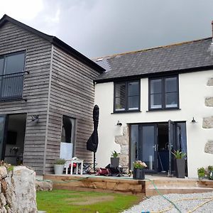 Luxurious Property Set In The Heart Of Cornwall With Breathtaking Views -Rhubarb Cottage 헬스턴 Exterior photo
