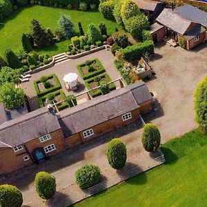 Little Budworth Luxury Barn With Hot Tub, Spa Treatments, Private Dining 빌라 Exterior photo