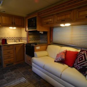 West Chiltington Luxury American Rv With Hot Tub 빌라 Exterior photo