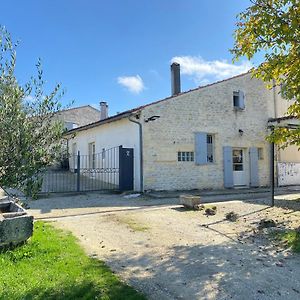 Asnières-la-Giraud Domaine De La Laigne - Spa 아파트 Exterior photo