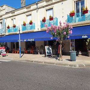 Cafe De Paris 호텔 Lesparre-Médoc Exterior photo