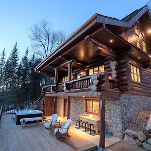 Saint-Faustin Breathtaking Log House With Hottub - Winter Paradise In Tremblant 빌라 Exterior photo