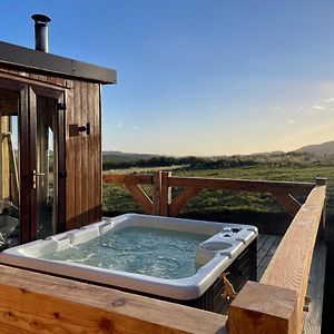 Luxury Lodge With Hot Tub 클리데로 Exterior photo