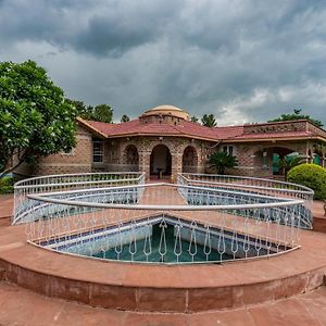 The Orchard Farm - An Luxury Villa With Private Pool Near Gurgoan 마네샤 Exterior photo